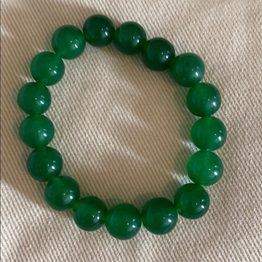 Green beaded bracelet